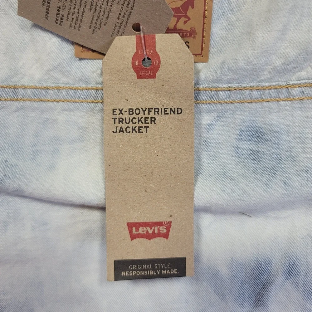 Levi's Women's Ex-Boyfriend Trucker Jacket, Light Blue Acid Wash Tie Dye Size S